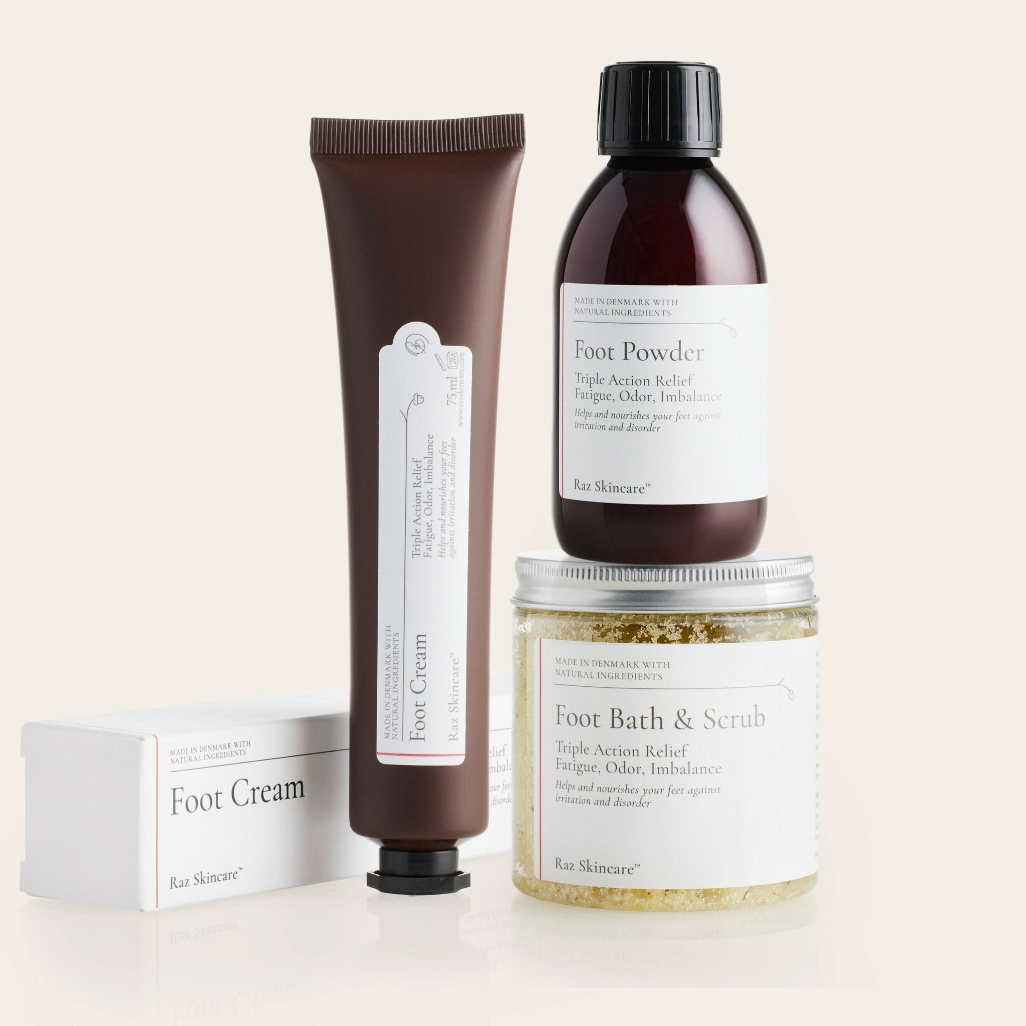 Et billede af vores fodpleje serie, med Foot cream, Foot Bath & Scrub og Foot powder, for den bedste fodpleje Raz Skincare